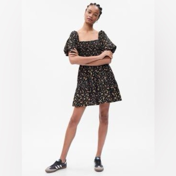 GAP Dresses & Skirts - GAP Puff‎ Sleeve Smocked Mini Dress Floral Babydoll Puff Sleeves Size S